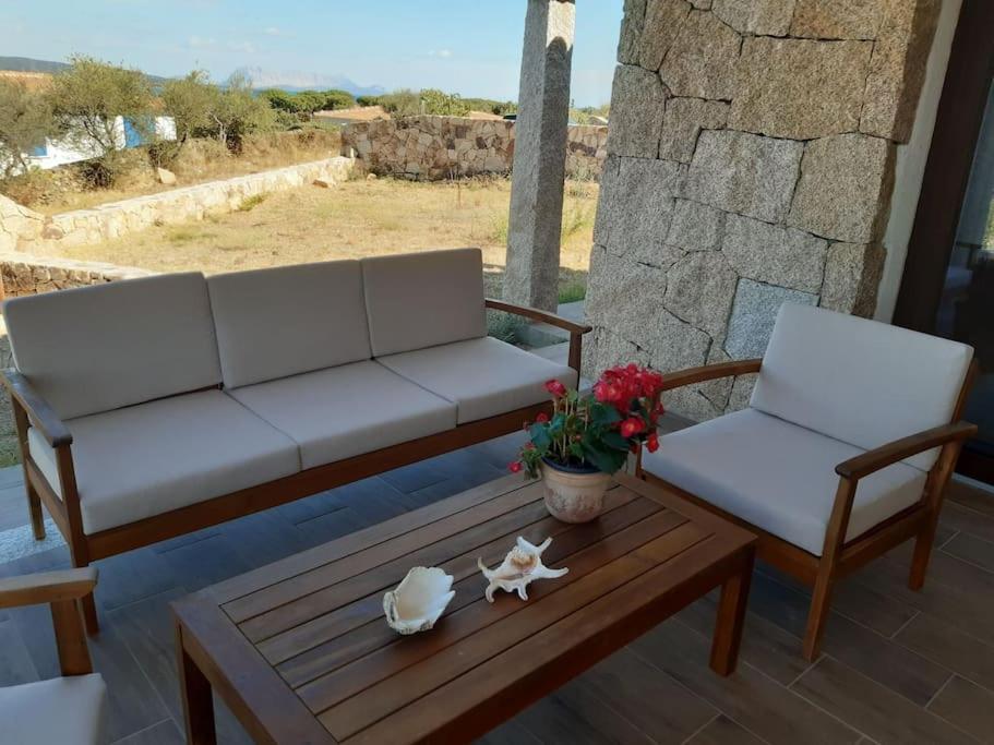Villa Indipendente Al Mare Budoni Танаунелла Экстерьер фото